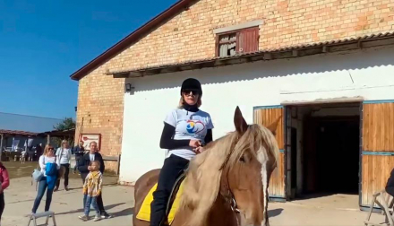 Наш новый рекорд в рамках проекта #народжені_в_Україні - «Самая большая конная выездка медиков»